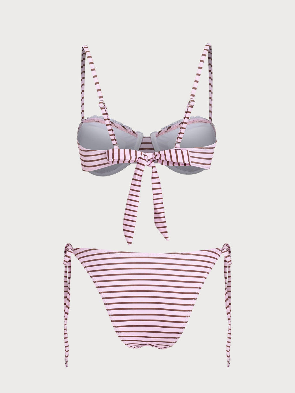 Conjunto de bikini con aros y encaje rosa en contraste