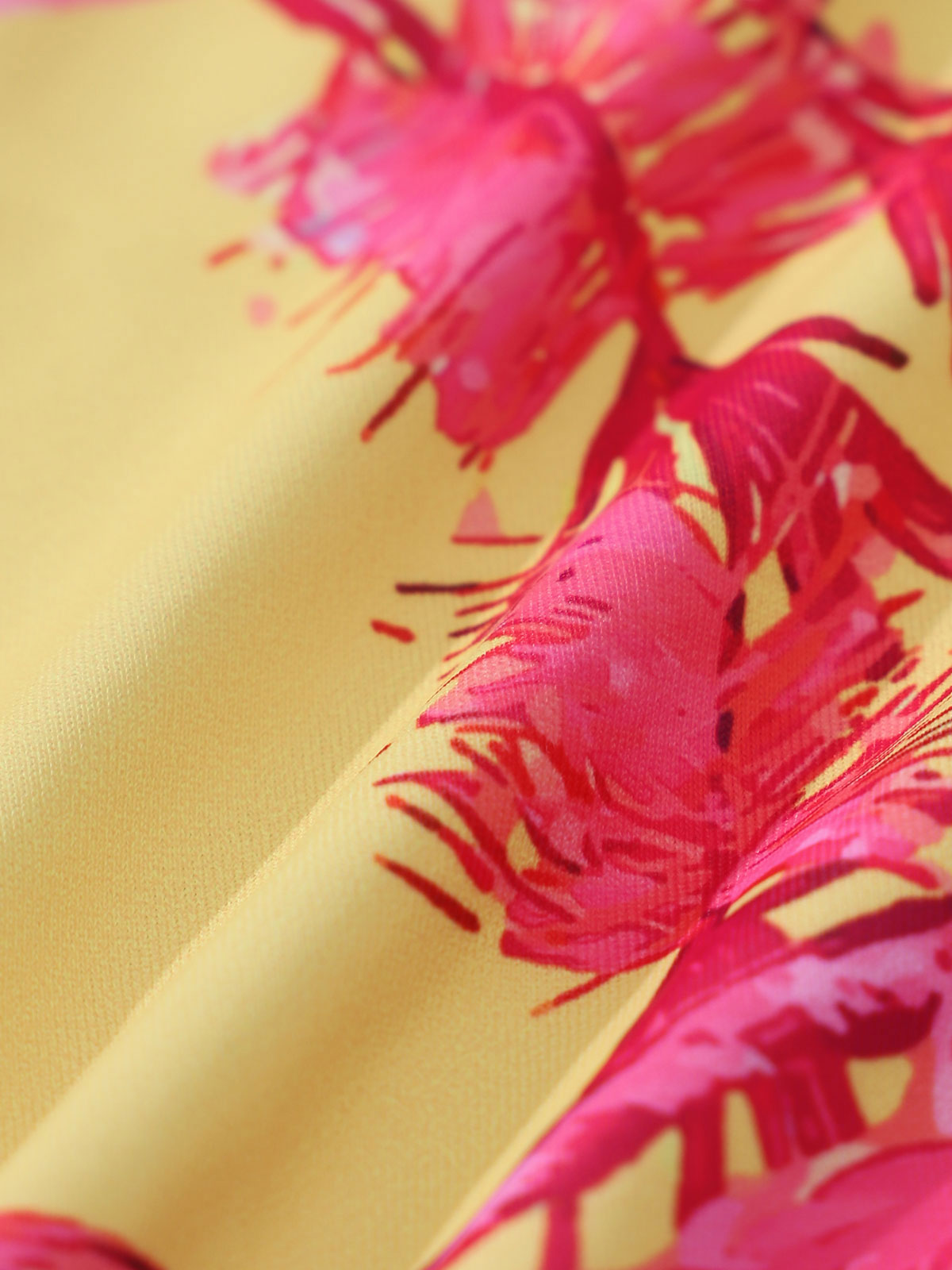 Conjunto de bikini con estampado floral amarillo