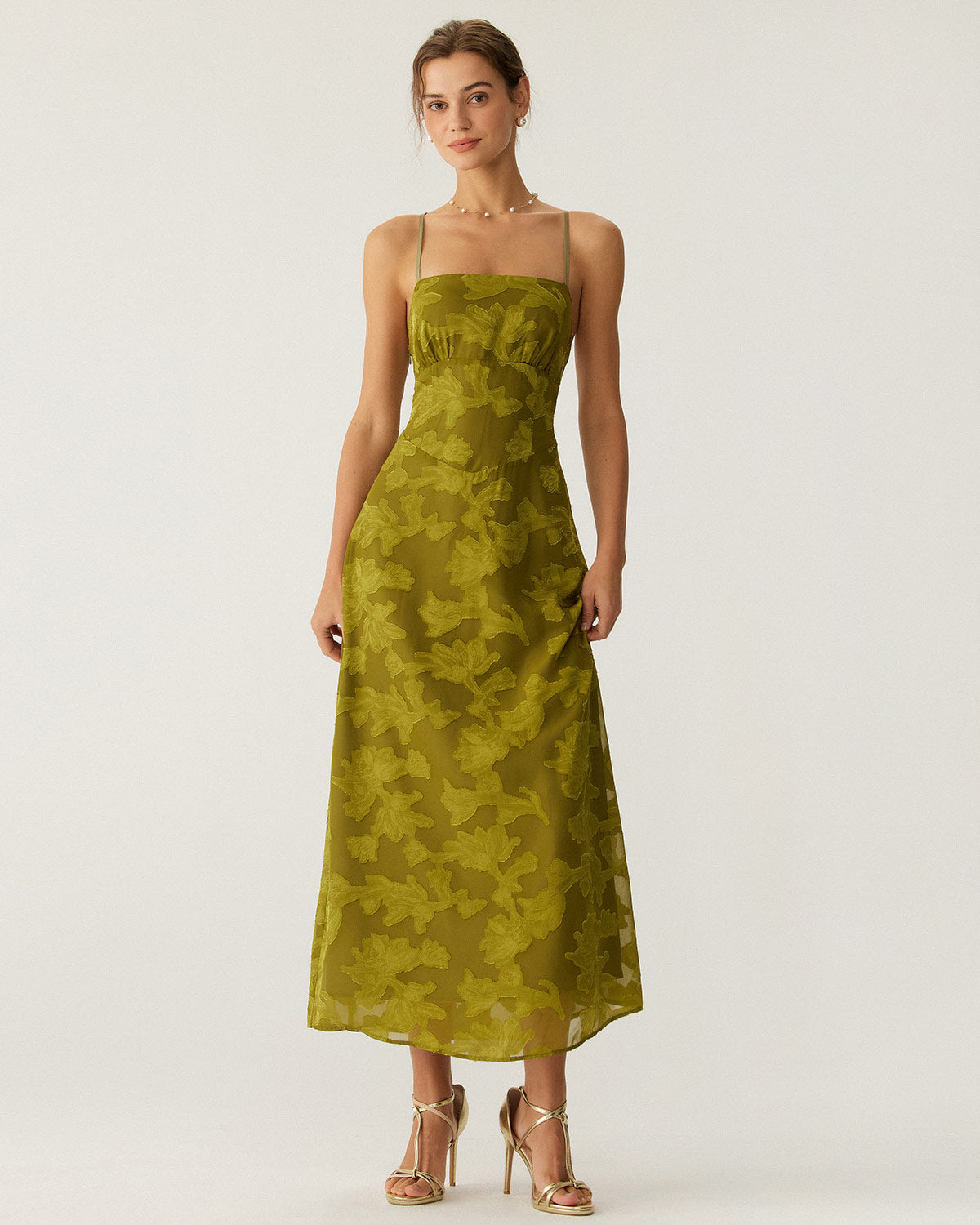 Vestido largo lencero verde con estampado floral y espalda descubierta fruncida